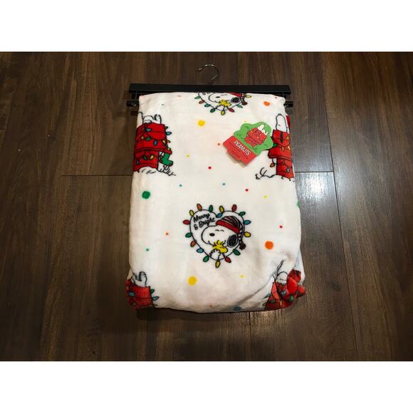 CHRISTMAS Peanuts Snoopy “Merry & Bright” Plush Throw Collection - Picture 2 of 5